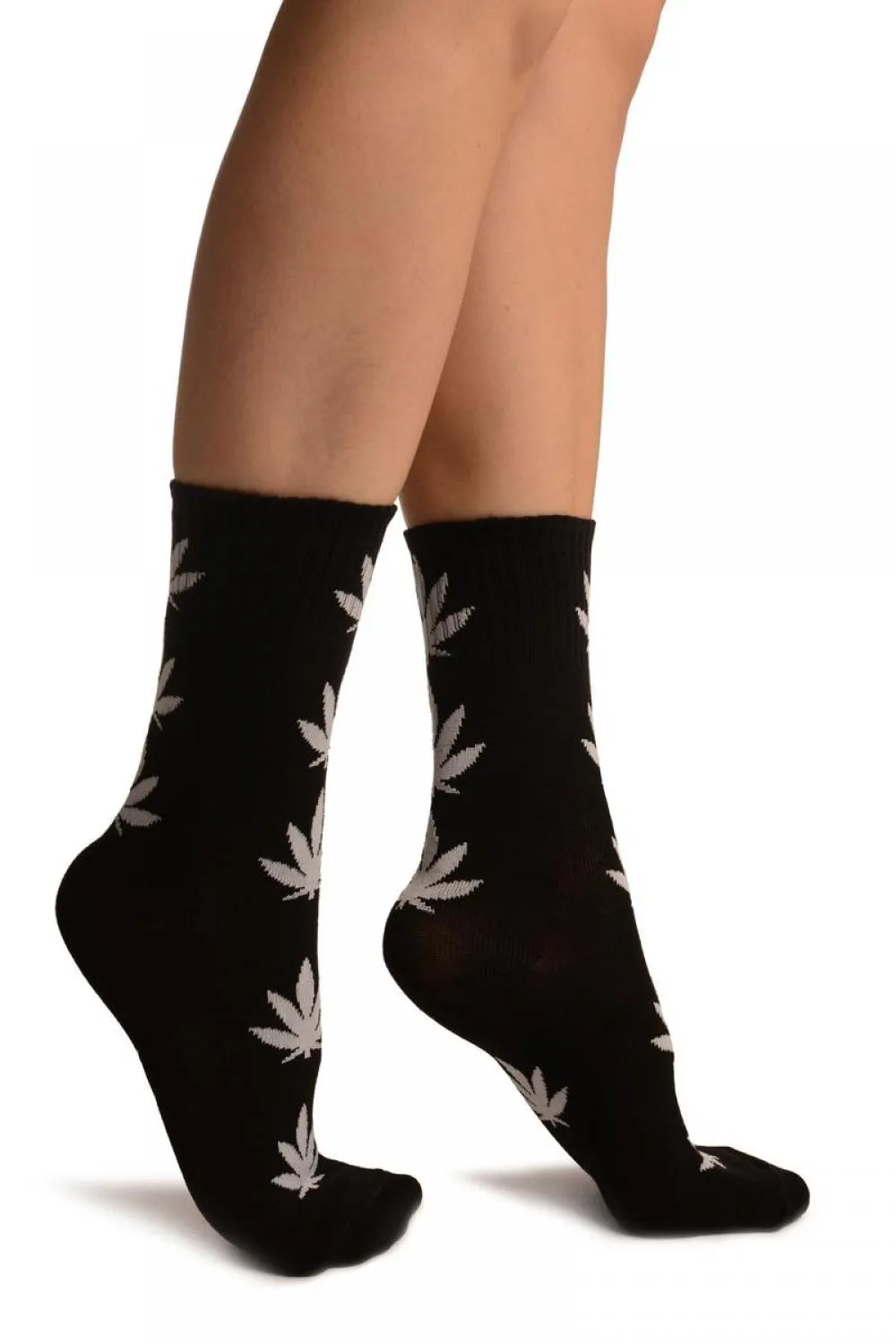 Black With White Leaves Ankle High Socks